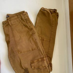 FASHION NOVA WOMENS CARGO PANTS-NEVER WORN-SIZE M-